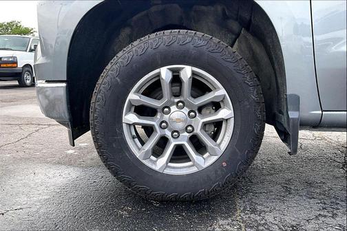 Sterling Gray Metallic 2023 Chevrolet Silverado 1500 LT