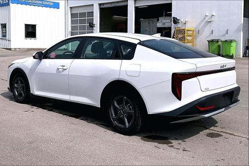 Snow White Pearl 2025 Kia K4 LXS