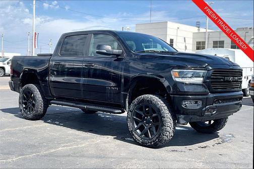 Diamond Black Crystal Pearlcoat 2023 RAM 1500 Laramie