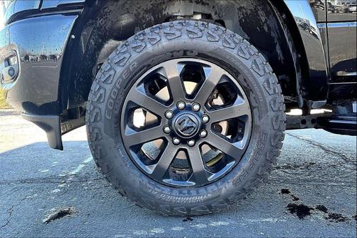 2022 RAM 2500 Laramie Crew Cab 4x4 6'4' Box