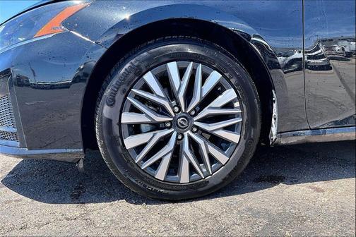 Super Black 2025 Nissan Altima SV FWD
