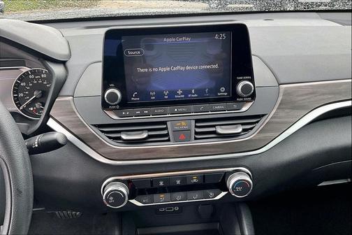 Super Black 2025 Nissan Altima SV FWD