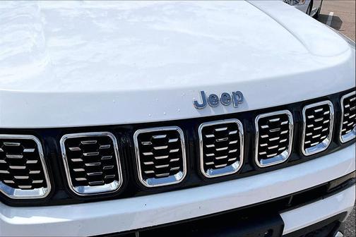 Bright White Clearcoat 2025 Jeep Compass Limited