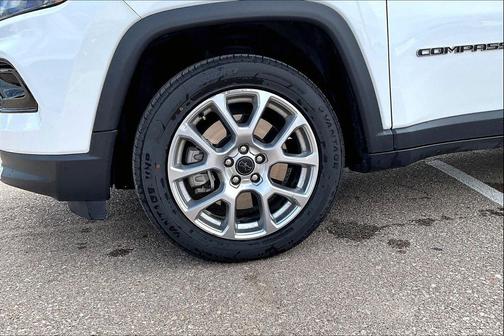 Bright White Clearcoat 2025 Jeep Compass Limited