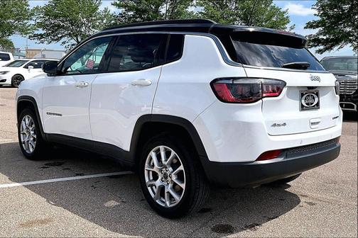 Bright White Clearcoat 2025 Jeep Compass Limited