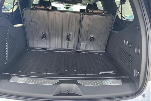 Glacier White Tricoat 2026 GMC Yukon XL Denali Ultimate