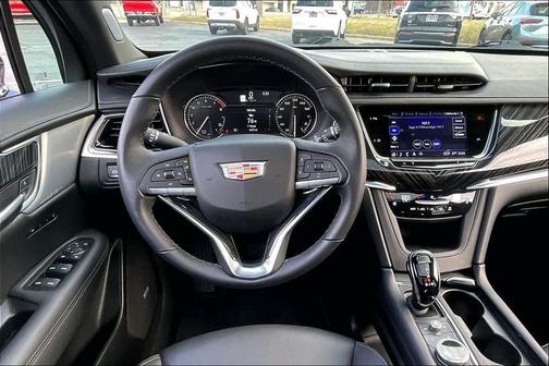 2025 Cadillac XT6 Premium Luxury FWD