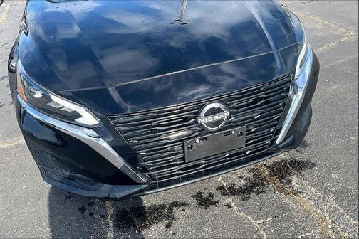 Super Black 2025 Nissan Altima SV FWD