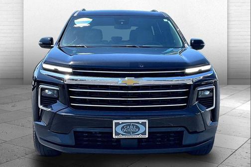 Mosaic Black Metallic 2025 Chevrolet Traverse LT