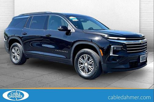 Mosaic Black Metallic 2025 Chevrolet Traverse LT