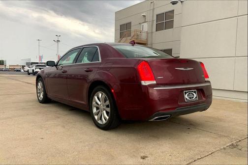 2016 Chrysler 300 S