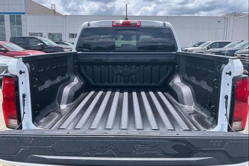 Summit White 2026 Chevrolet Colorado ZR2