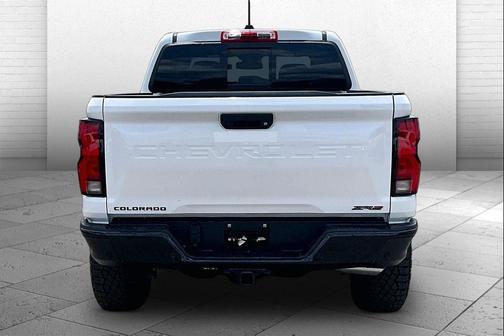Summit White 2026 Chevrolet Colorado ZR2