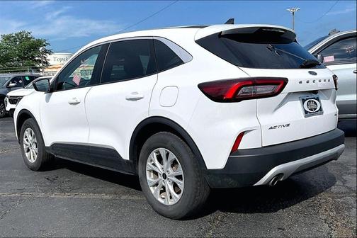 Oxford White 2024 Ford Escape Active