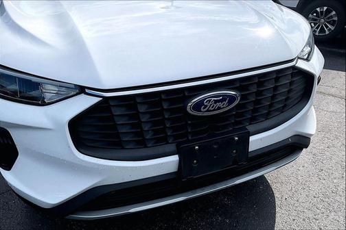 Oxford White 2024 Ford Escape Active