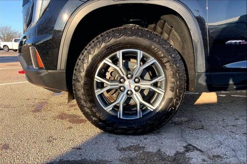 2024 GMC Acadia AWD AT4