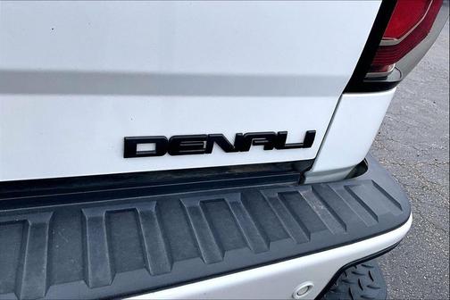 White Frost Tricoat 2017 GMC Sierra 1500 Denali