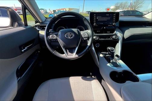 Titanium Glow 2021 Toyota Venza LE