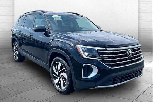 Deep Black Pearl 2025 Volkswagen Atlas 2.0T SE w/Technology 4MOTION