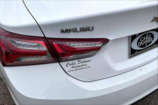 Summit White 2022 Chevrolet Malibu FWD LT