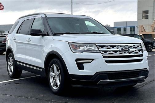 Oxford White 2019 Ford Explorer XLT