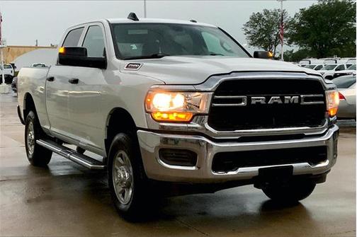 2022 RAM 2500 Tradesman Crew Cab 4x4 6'4' Box