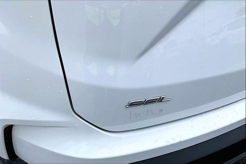 Oxford White 2022 Ford Edge SEL