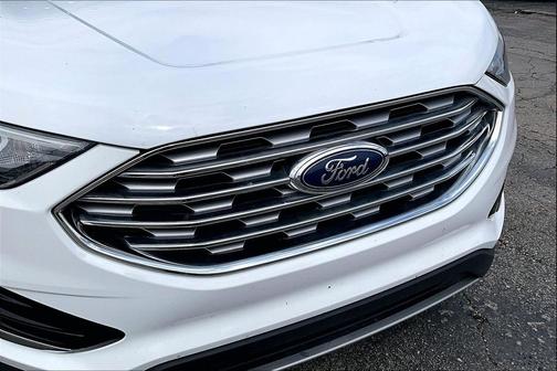 Oxford White 2022 Ford Edge SEL