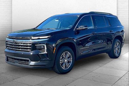 Mosaic Black Metallic 2026 Chevrolet Traverse LT