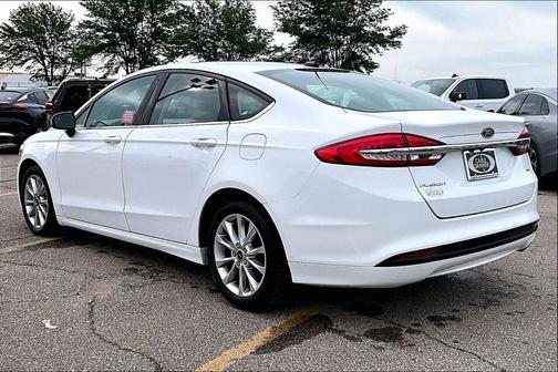 Ruby Red Metallic Tinted Clearcoat 2017 Ford Fusion SE