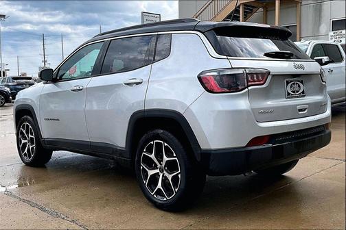 Silver Zynith Metallic Clearcoat 2025 Jeep Compass Limited