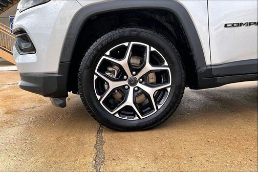 Silver Zynith Metallic Clearcoat 2025 Jeep Compass Limited