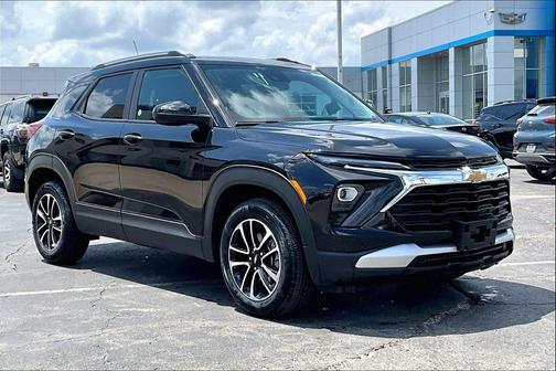 Mosaic Black Metallic 2025 Chevrolet Trailblazer LT