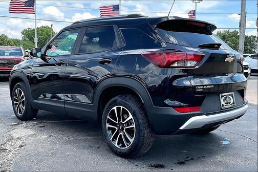 Mosaic Black Metallic 2025 Chevrolet Trailblazer LT