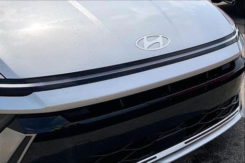 Aero Silver 2025 Hyundai SONATA Hybrid SE