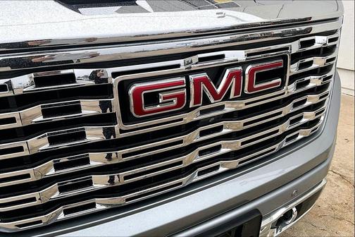 Sterling Metallic 2025 GMC Sierra 1500 Denali