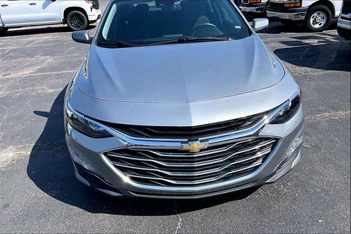 Sterling Gray Metallic 2024 Chevrolet Malibu FWD 1LT