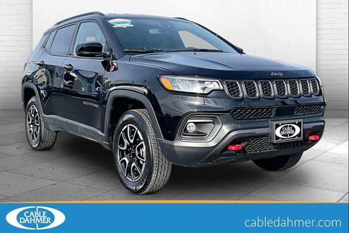 Diamond Black Crystal Pearlcoat 2024 Jeep Compass Trailhawk