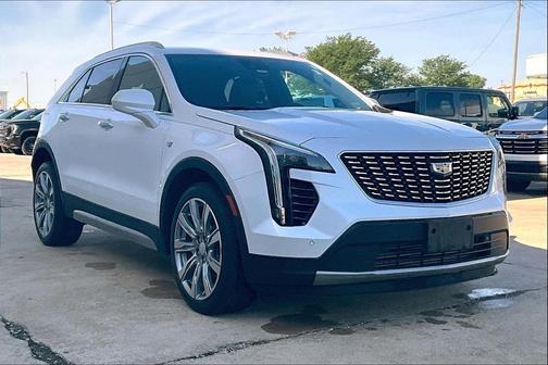 Crystal White Tricoat 2020 Cadillac XT4 Premium Luxury