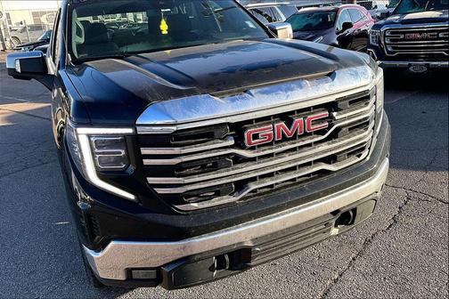 2022 GMC Sierra 1500 SLT