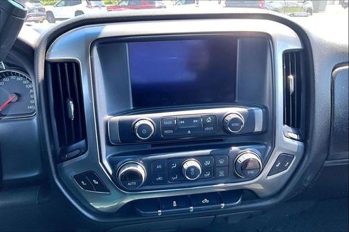 Silver Ice Metallic 2018 Chevrolet Silverado 1500 1LT