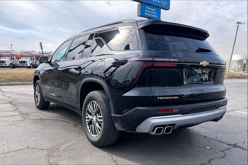 2024 Chevrolet Traverse LT