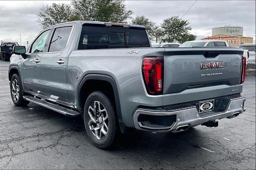 Sterling Metallic 2024 GMC Sierra 1500 SLT