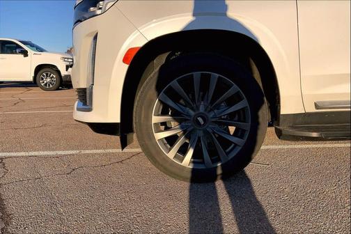 2023 Cadillac Escalade Luxury