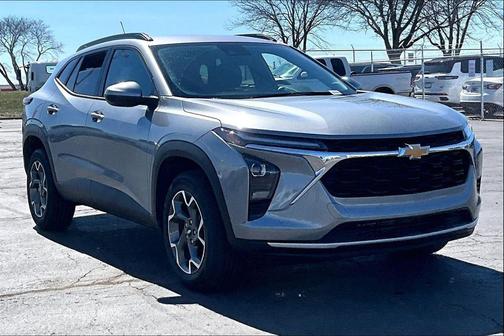 Sterling Gray Metallic 2025 Chevrolet Trax LT