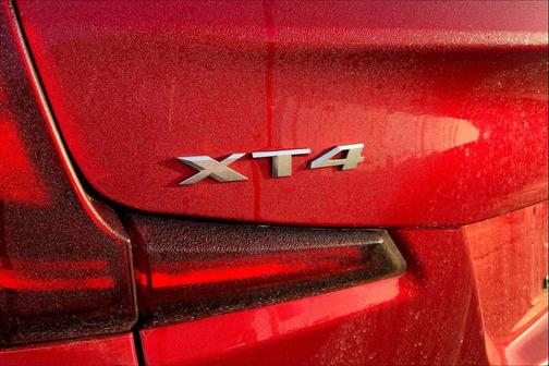 2023 Cadillac XT4 Premium Luxury