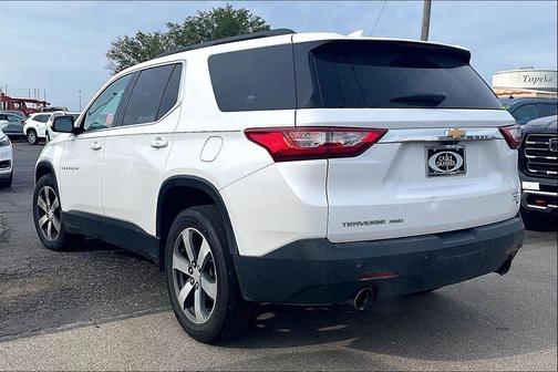 Iridescent Pearl Tricoat 2019 Chevrolet Traverse LT Leather