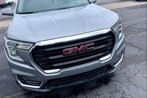 Sterling Metallic 2024 GMC Terrain SLE