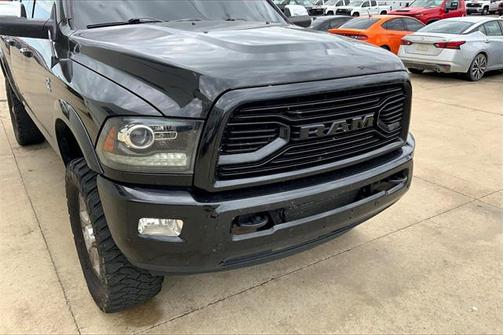 2018 RAM 2500 Laramie Crew Cab 4x4 6'4' Box