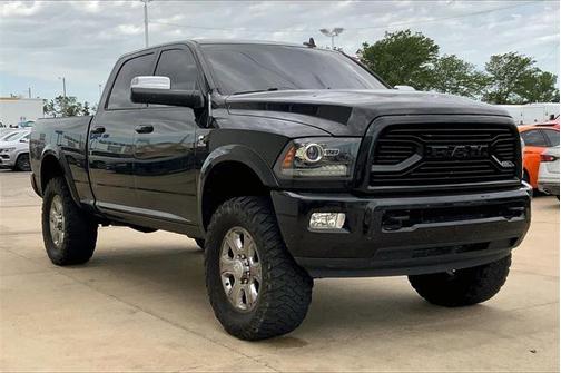 2018 RAM 2500 Laramie Crew Cab 4x4 6'4' Box